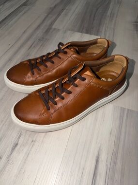 Johnston & Murphy Brown Leather Low-Top Sneakers with White Sole